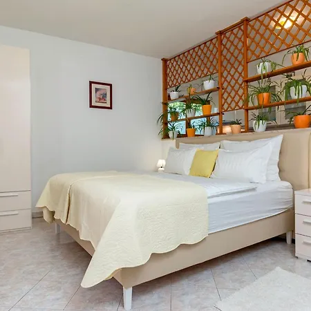 Oliva By Interhome