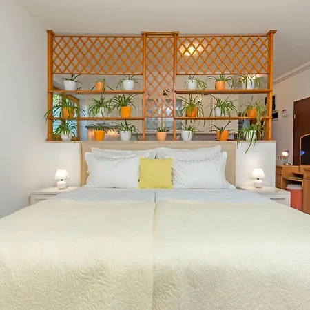 Oliva By Interhome * Pula
