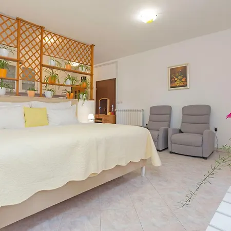 Oliva By Interhome *