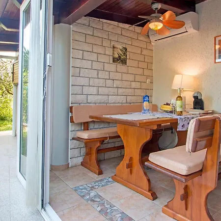 Appartement Oliva By Interhome Pula